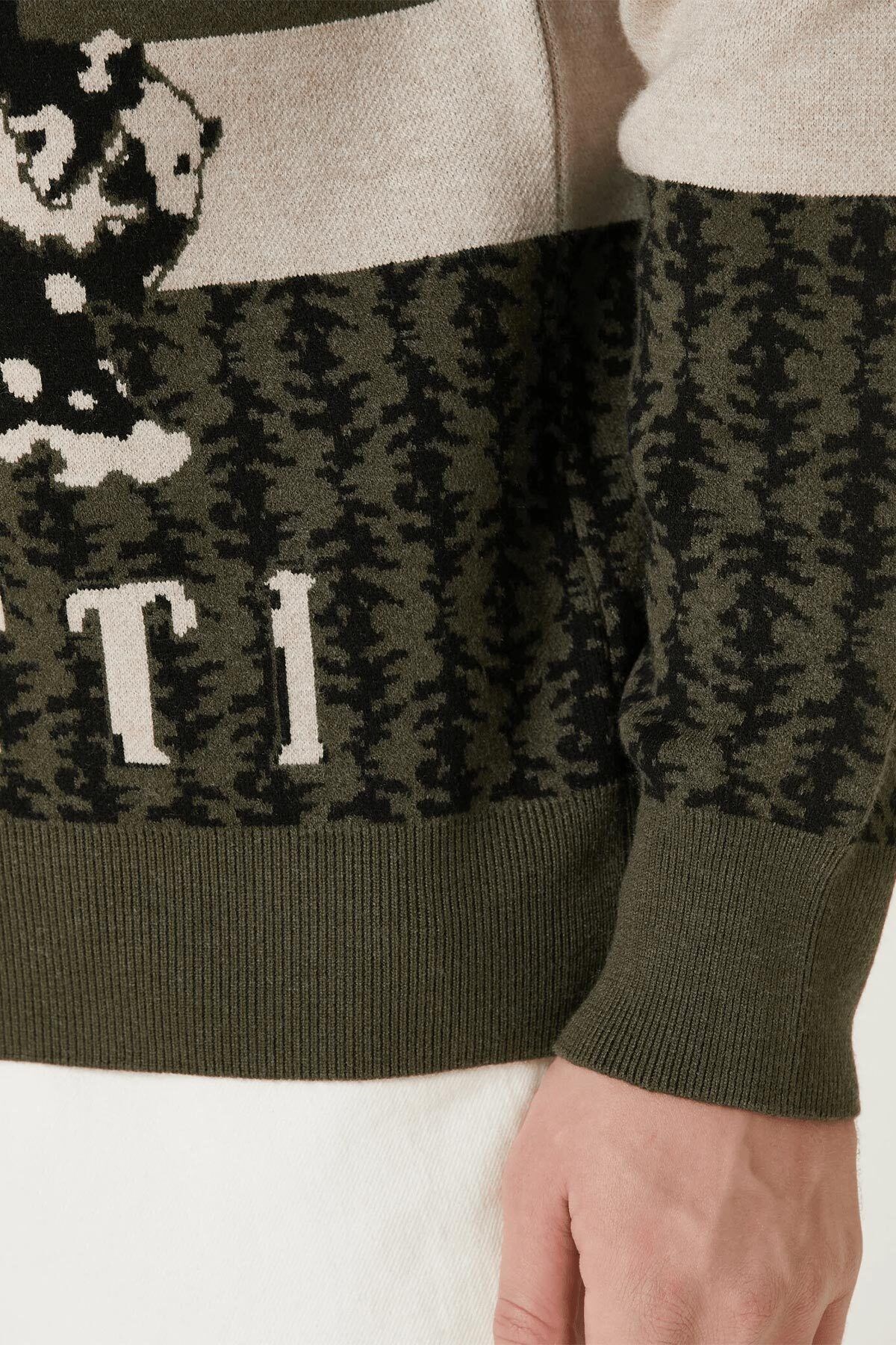 Men's Khaki Crew Neck Knitwear Sweater - Image 6