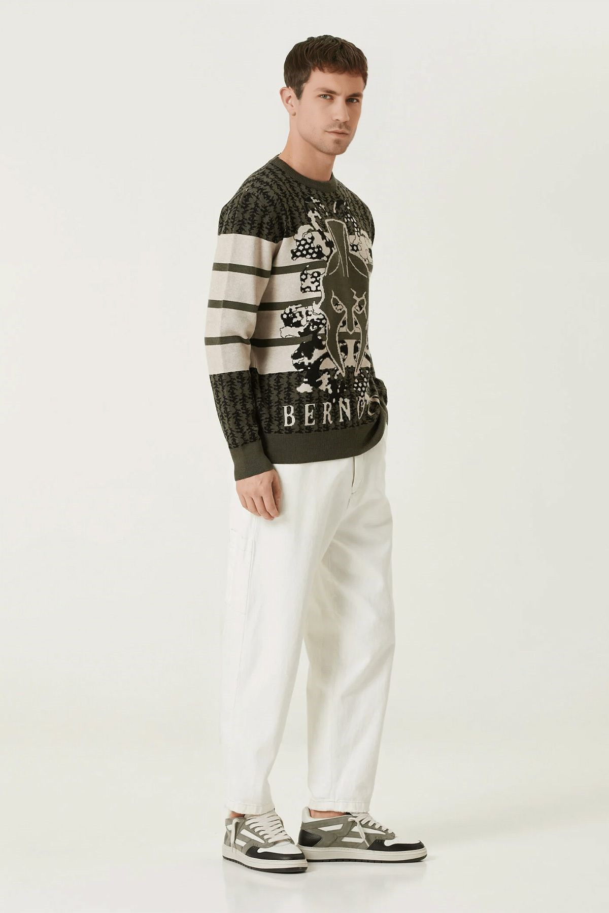 Men's Khaki Crew Neck Knitwear Sweater - Image 2