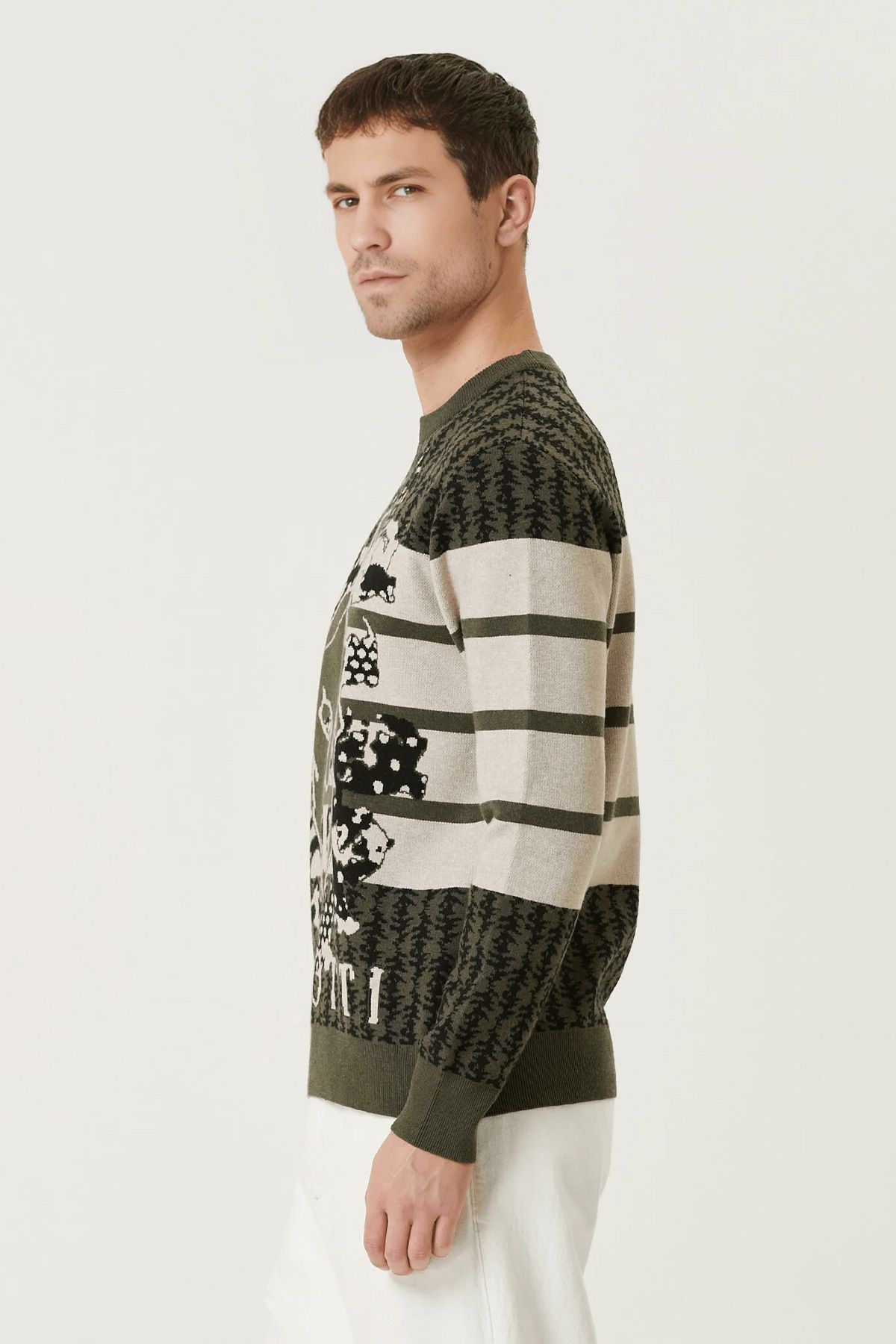 Men's Khaki Crew Neck Knitwear Sweater - Image 3